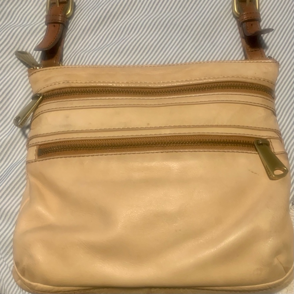 FOSSIL TAN COWHIDE CROSS BODY